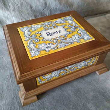 Caja de Madera y cerámica